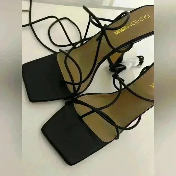 Fashionnova heels - Picture 5 of 9